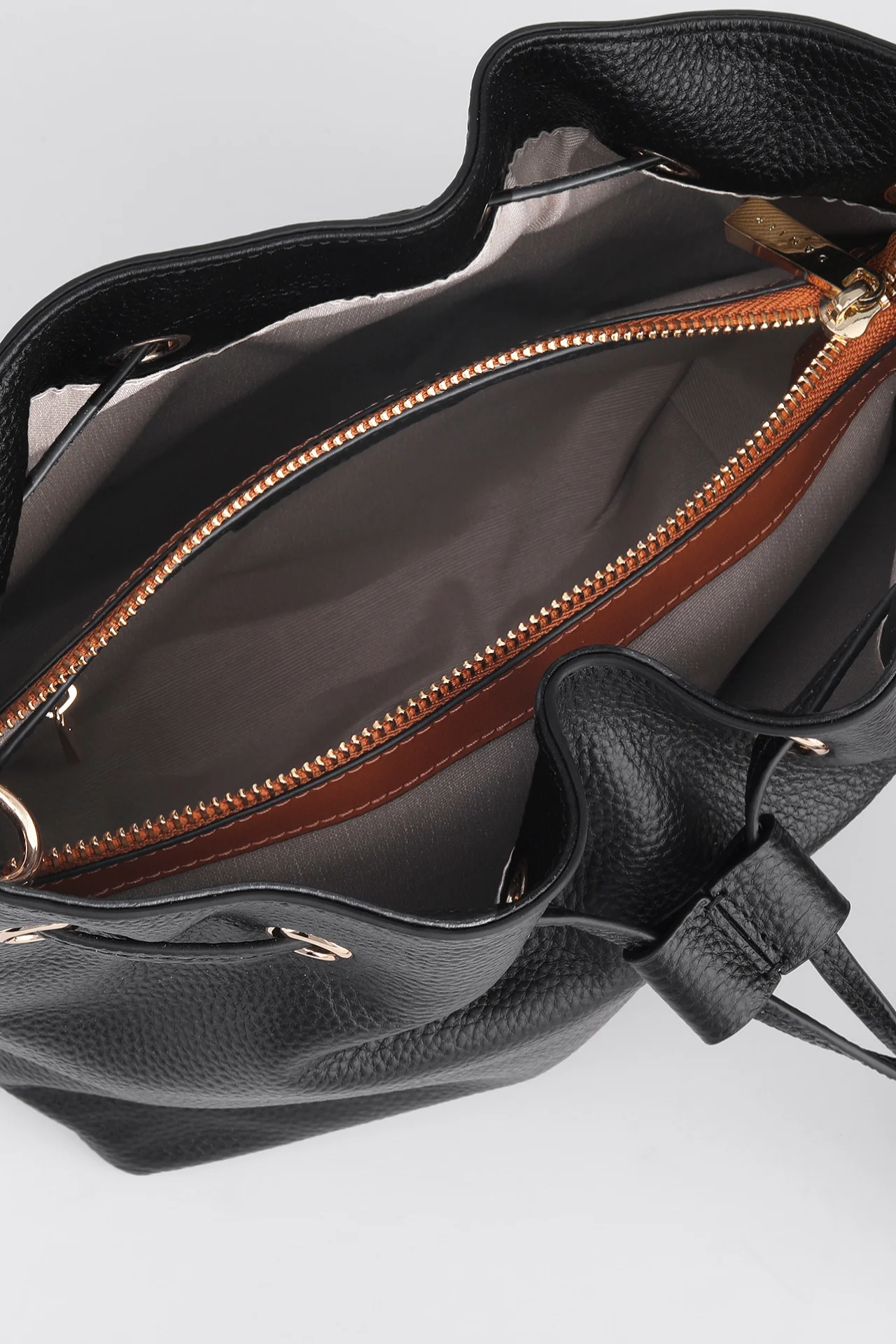 ANNYK BUCKET BAG - Image 5