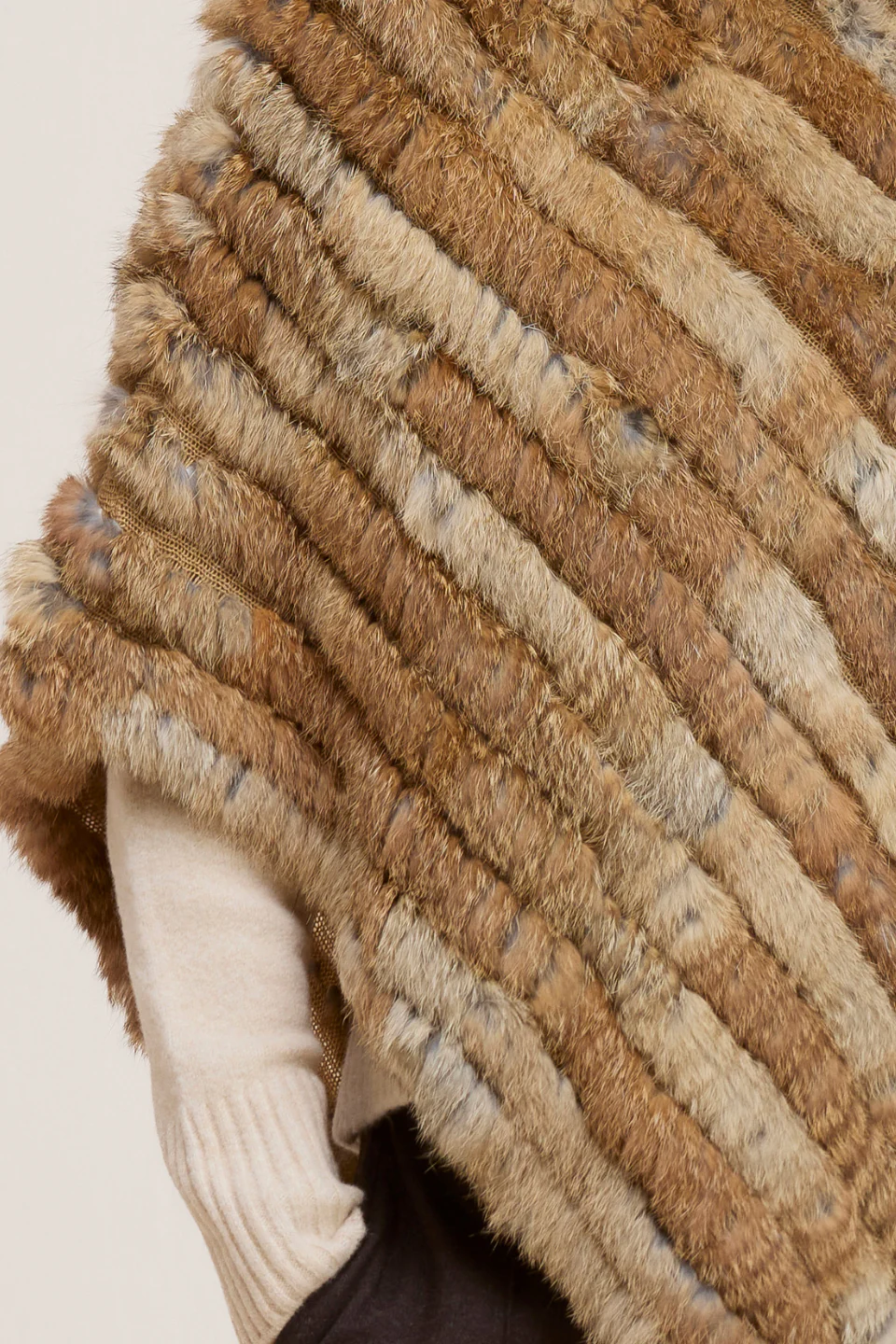 GEANA FUR PONCHO - Image 4