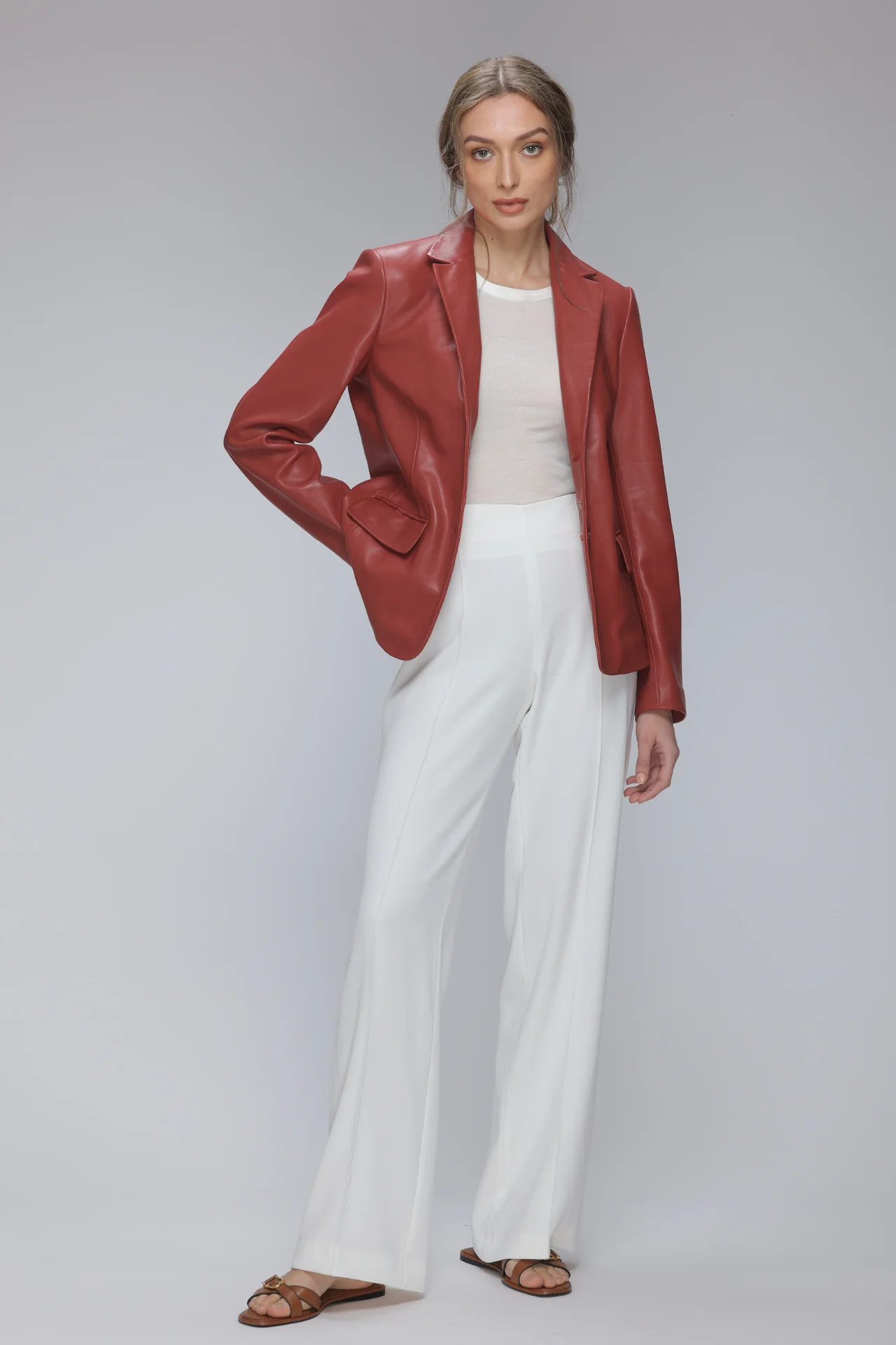 LIVIA - Image 2