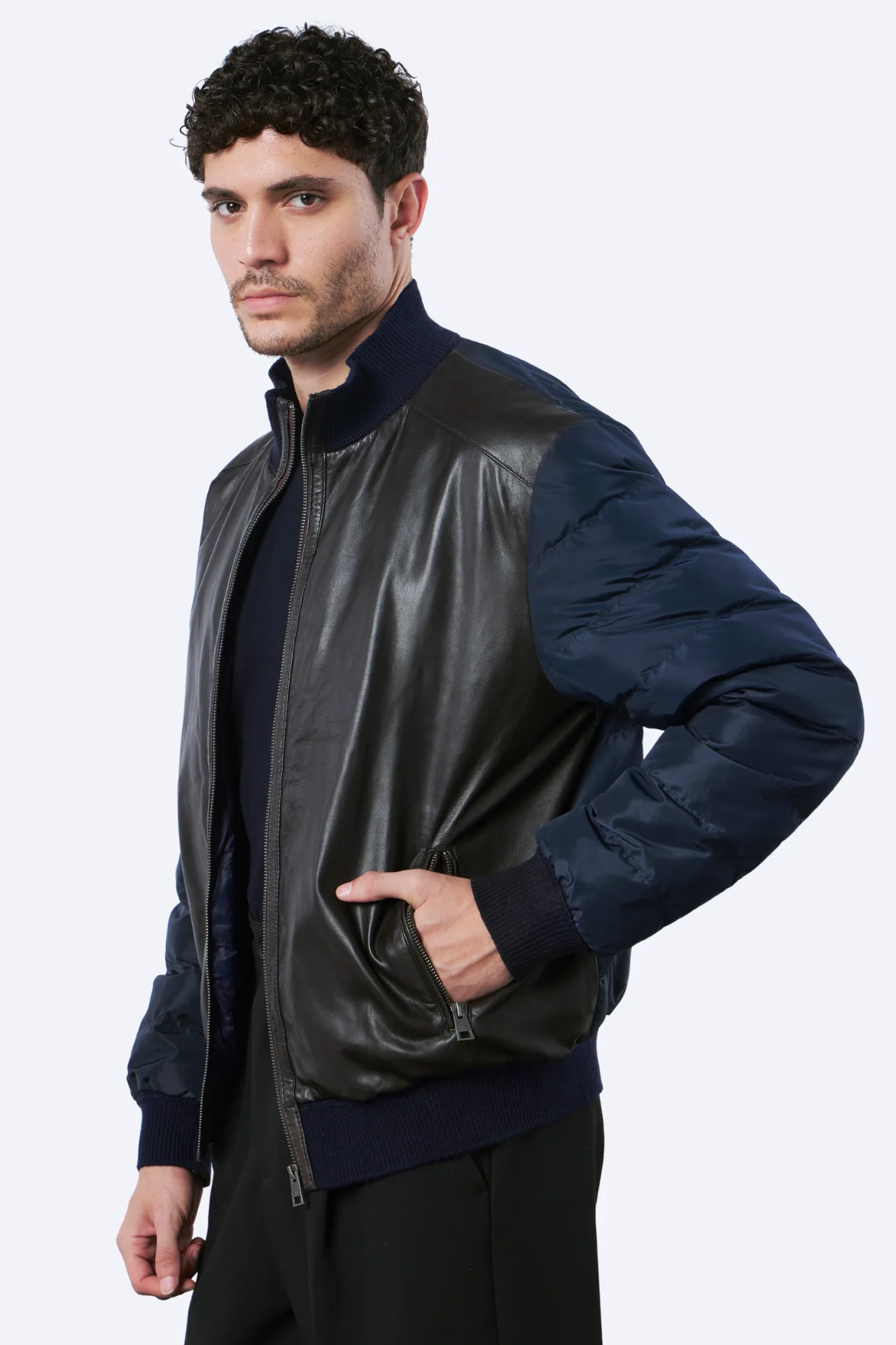 DEREK - Image 3