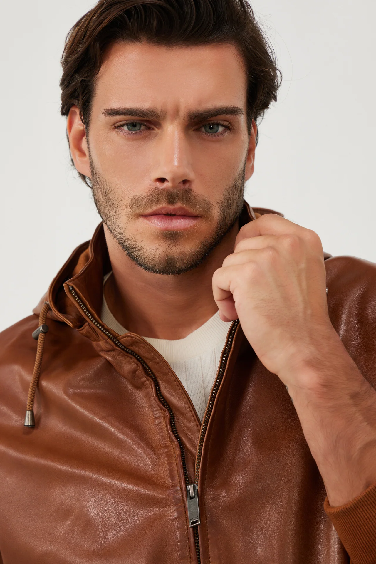 VANCE - Image 4