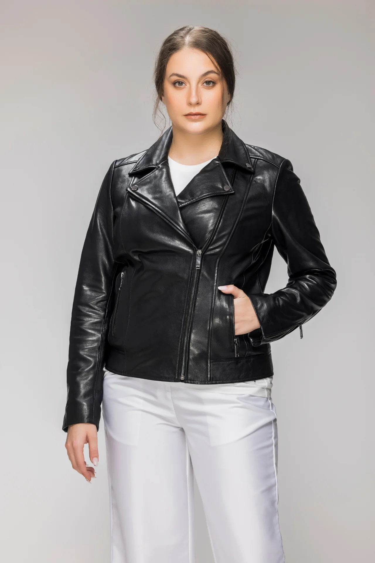 HANNEKE - Image 6