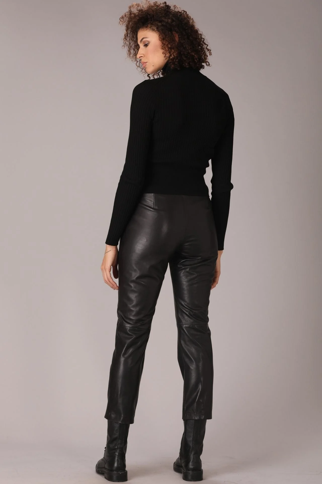 LAINEY - Image 3