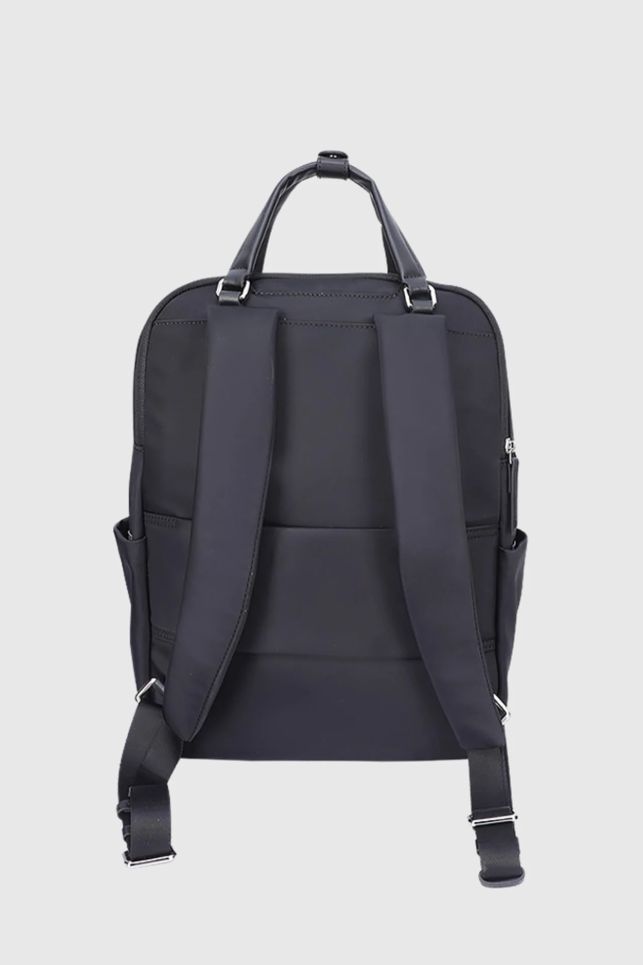 TRAVELPRO BACKPACK - Image 4