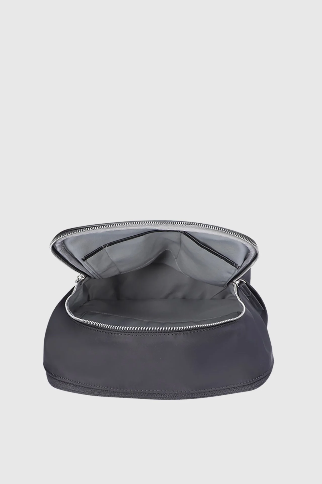 TRAVELPRO BACKPACK - Image 5
