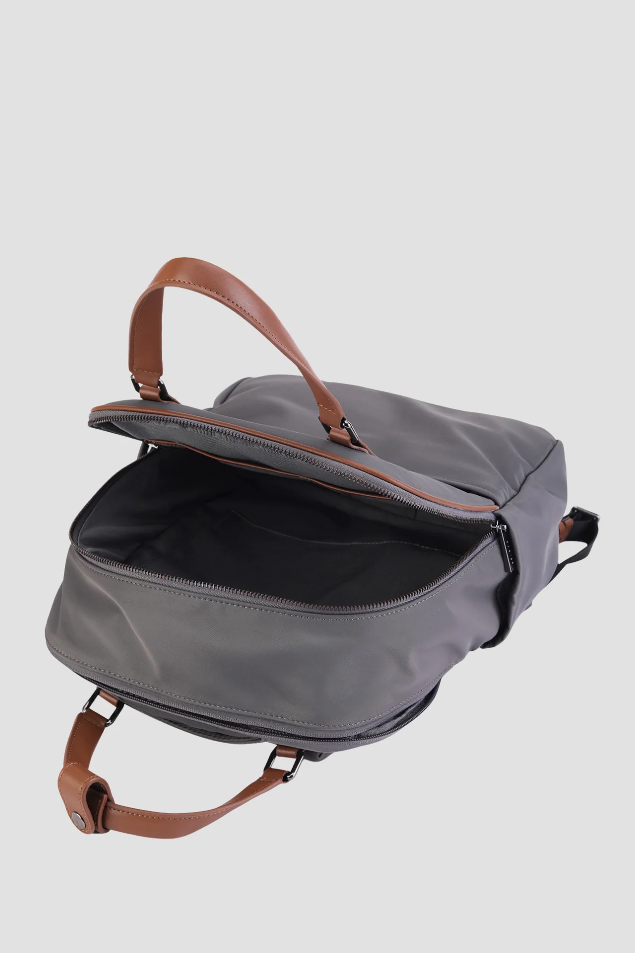 TRAVELPRO BACKPACK - Image 5