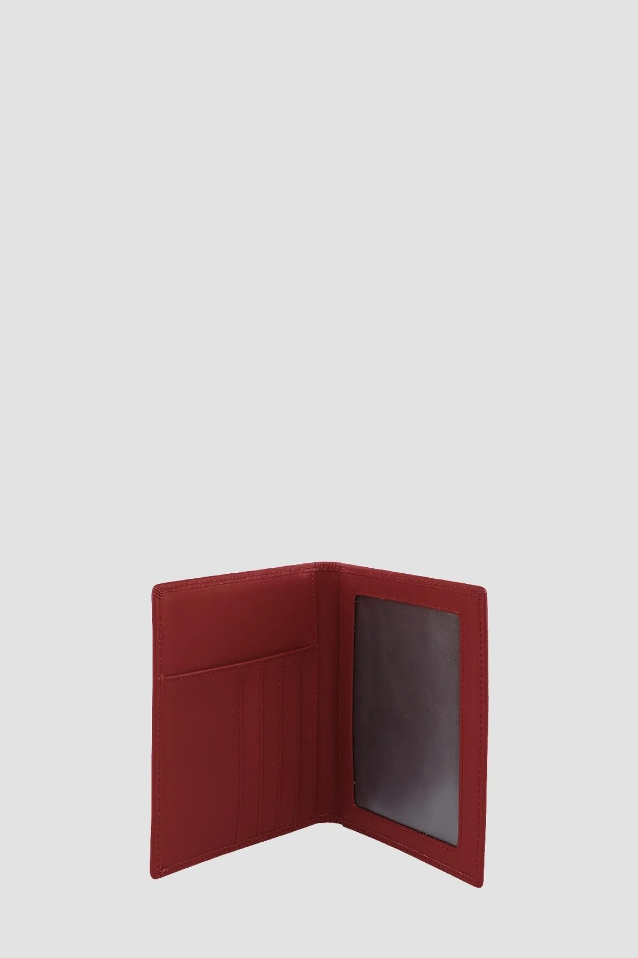 SINCLAIRE PASSPORT HOLDER - Image 2