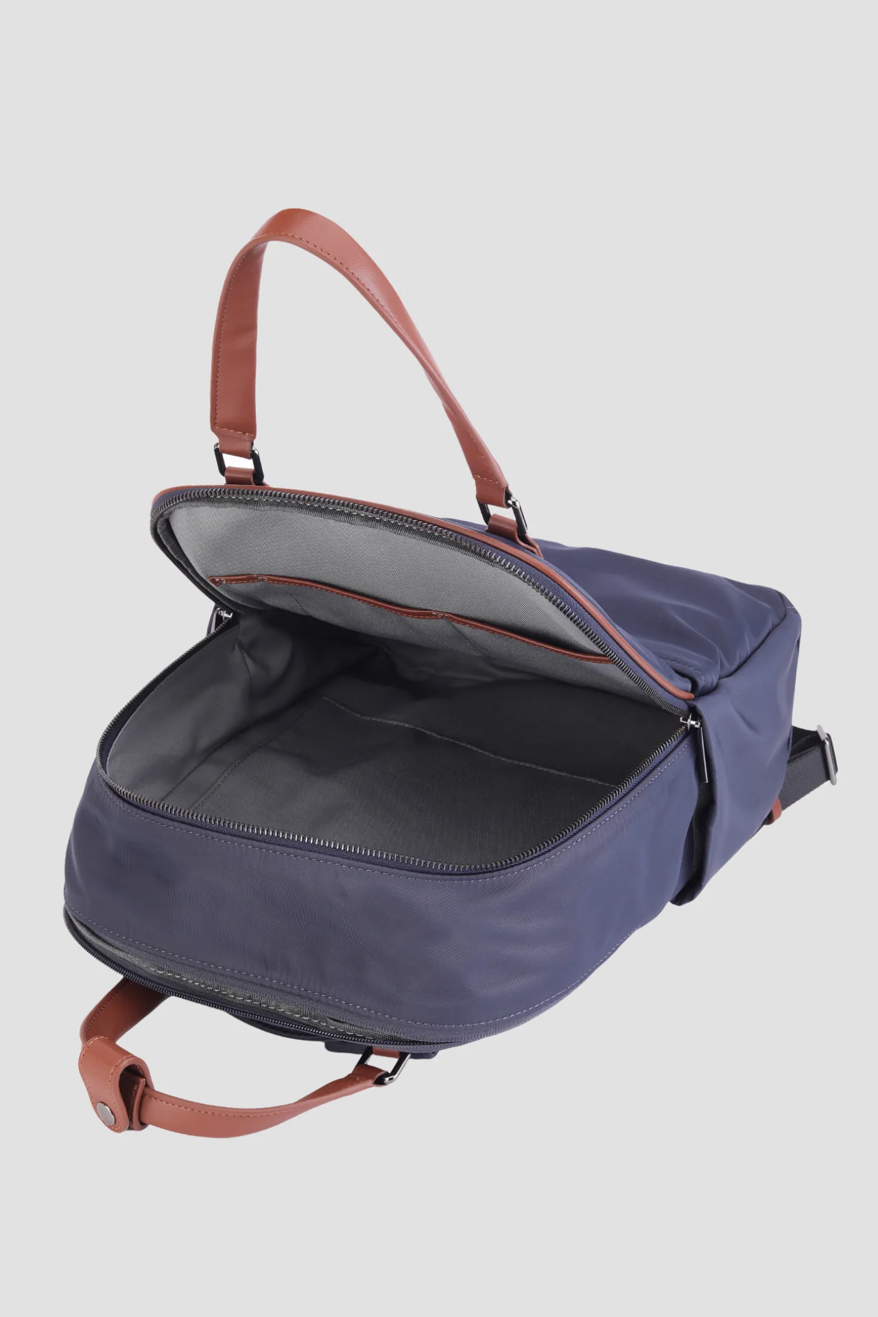 TRAVELPRO BACKPACK - Image 5