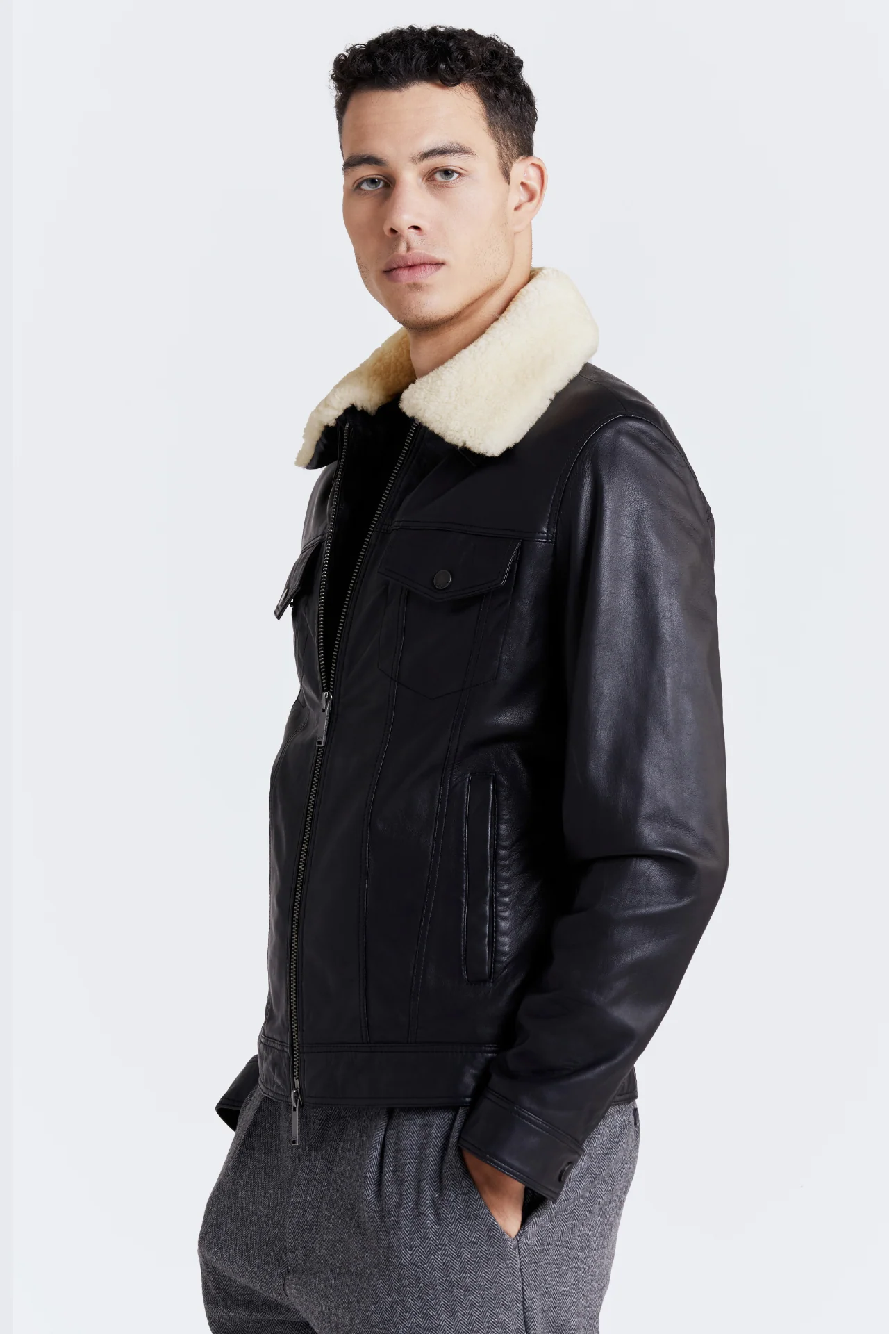 SAMUEL - Image 3